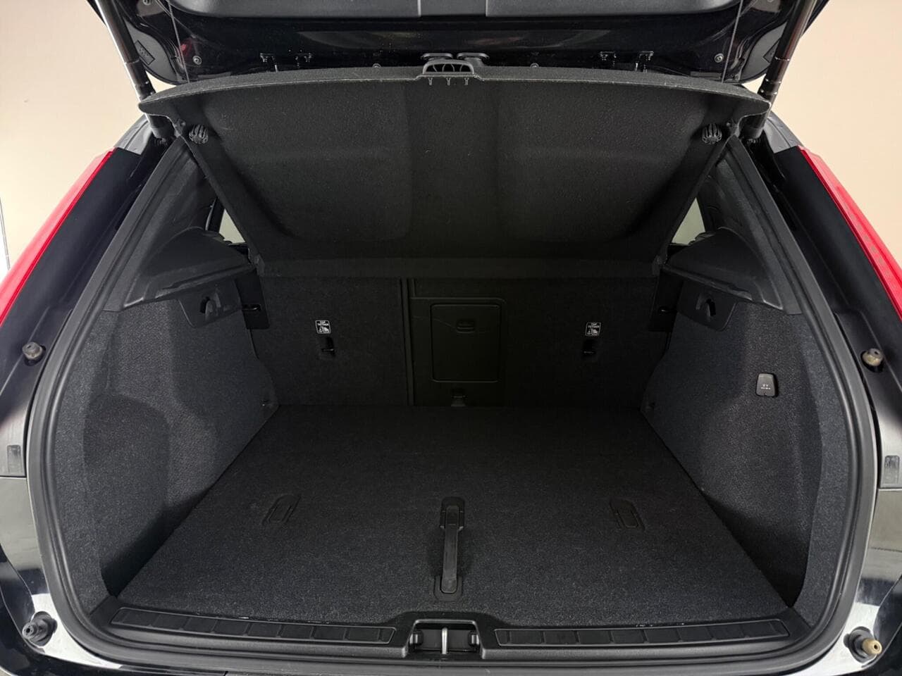 Volvo XC40 thumbnail Boot