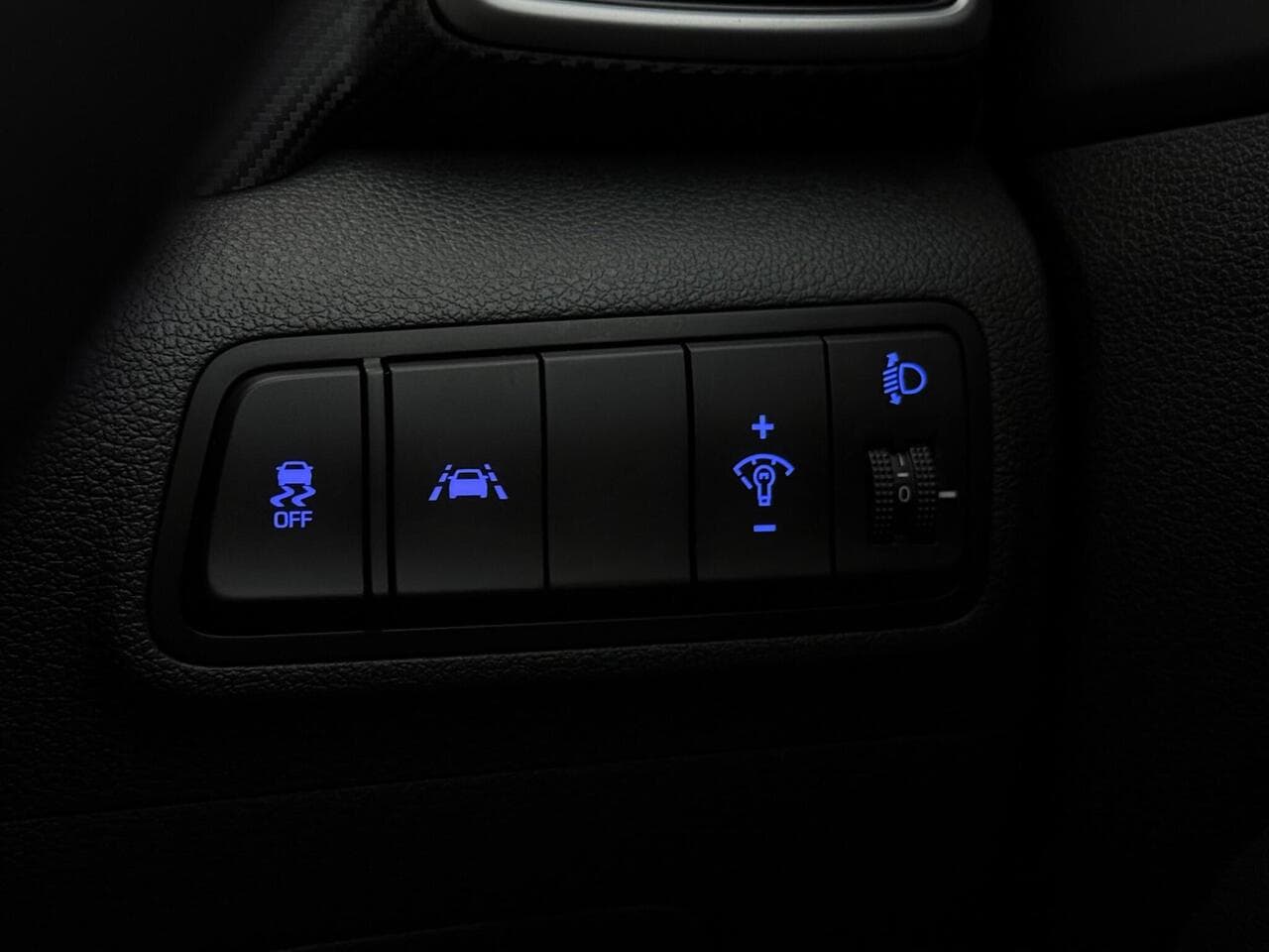 Hyundai TUCSON thumbnail Misc Controls