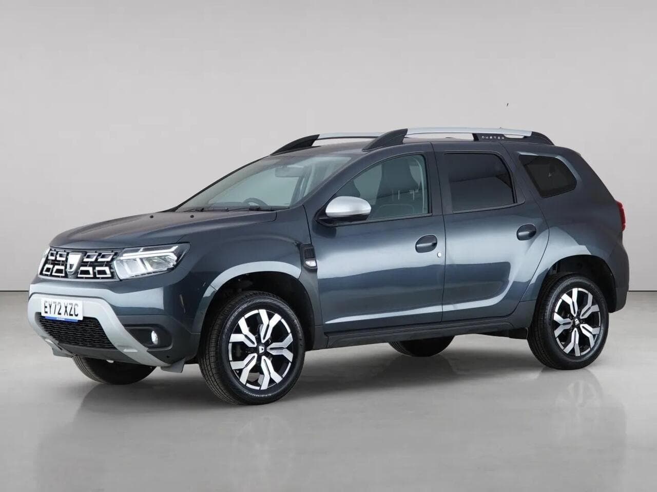 Dacia Duster thumbnail Front Left