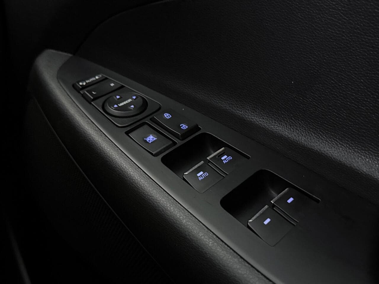 Hyundai TUCSON thumbnail Misc Controls