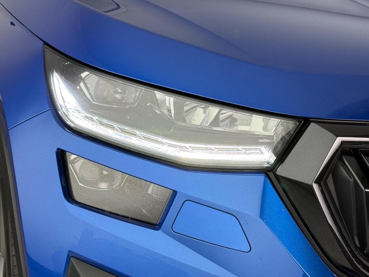 Skoda Kodiaq thumbnail Lights Front