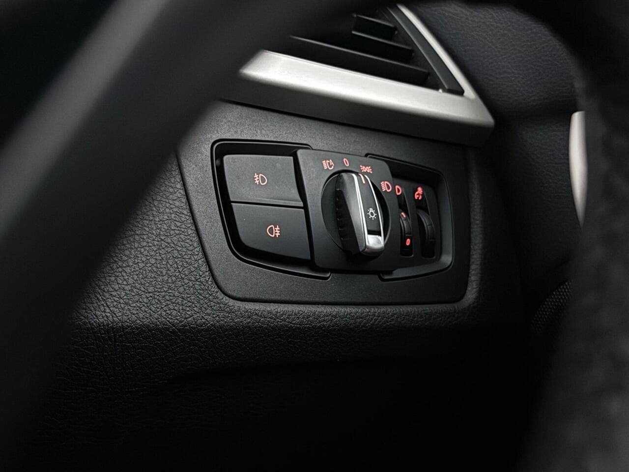 BMW 3 Series thumbnail Misc Controls