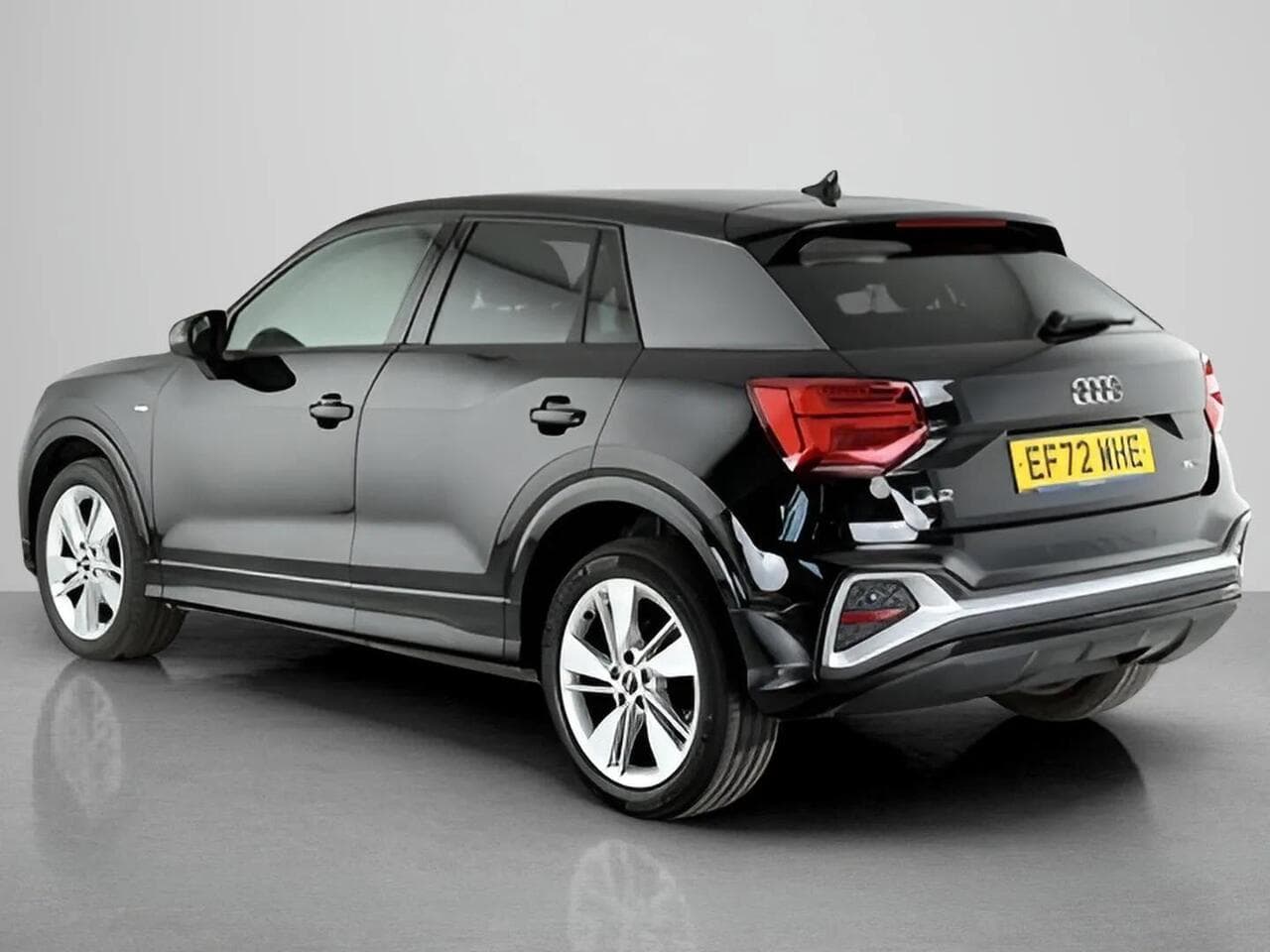 Audi Q2 thumbnail Rear Left