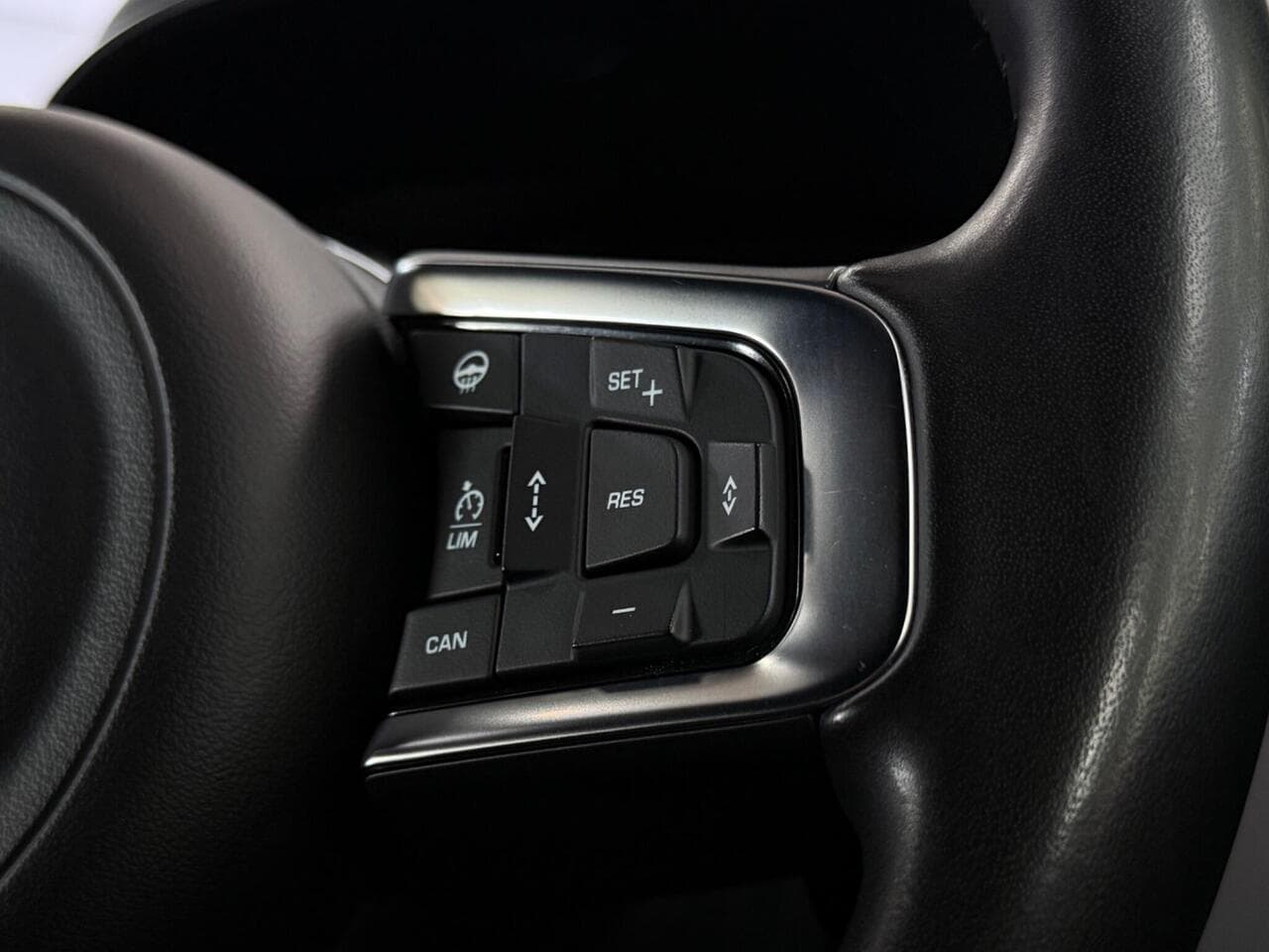 Jaguar E-PACE thumbnail Misc Controls