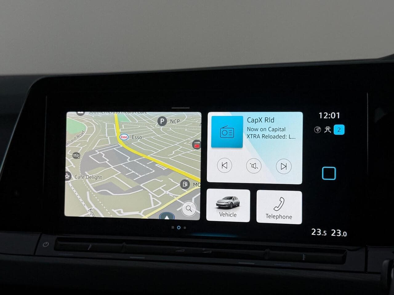 Volkswagen Golf thumbnail Infotainment System