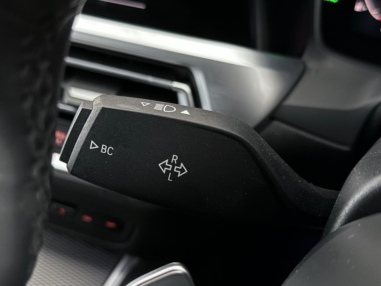 BMW 3 Series thumbnail Misc Controls