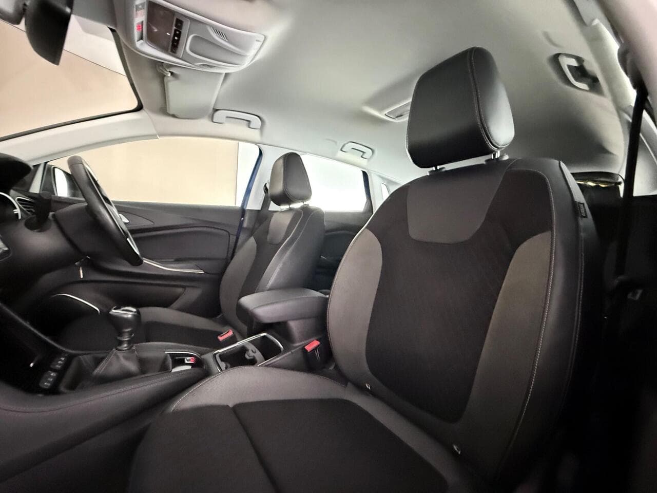 Vauxhall Grandland X thumbnail Seat Front Passenger