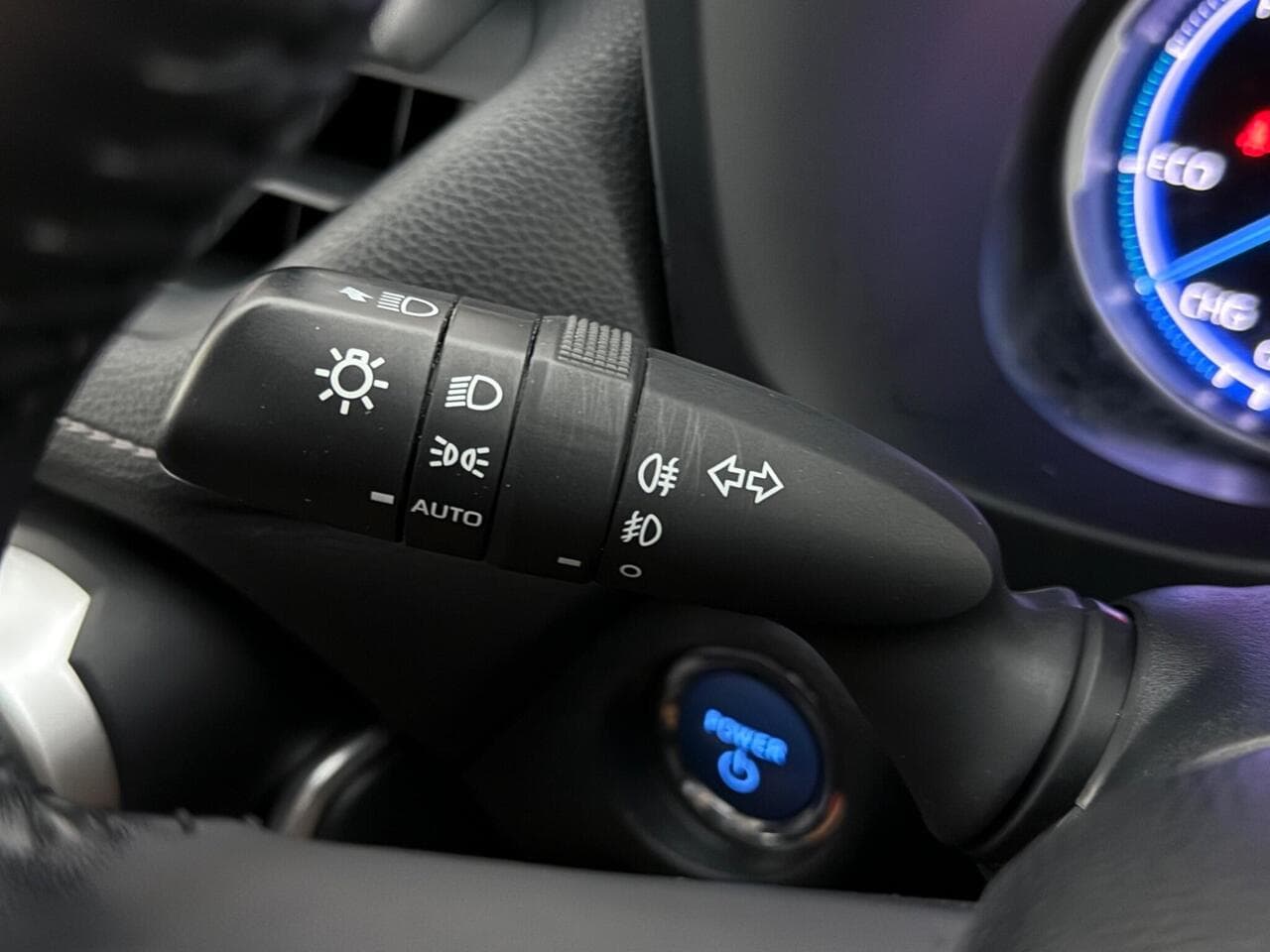 Toyota RAV4 thumbnail Misc Controls