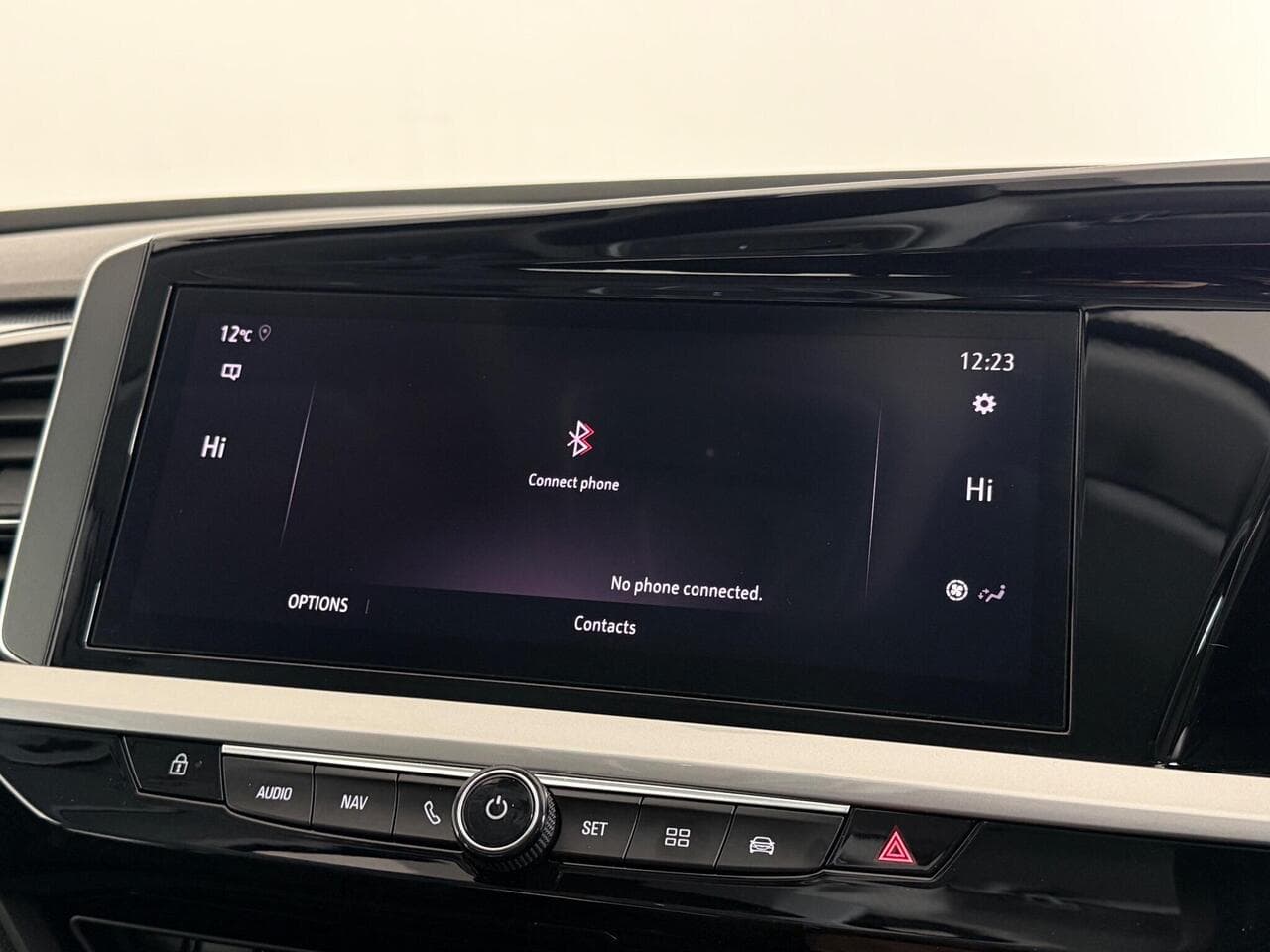 Vauxhall Grandland thumbnail Infotainment System