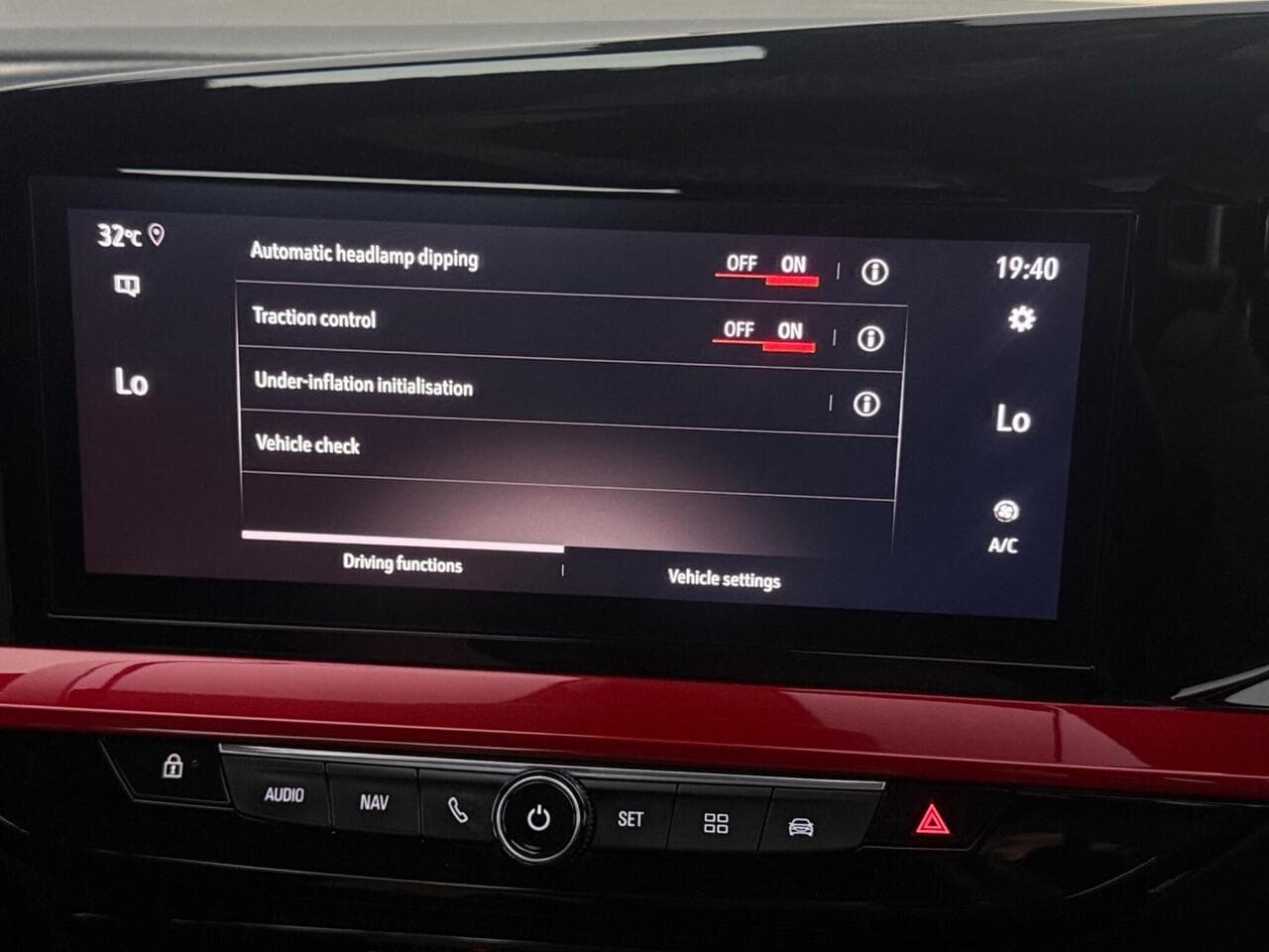 Vauxhall Mokka thumbnail Infotainment System