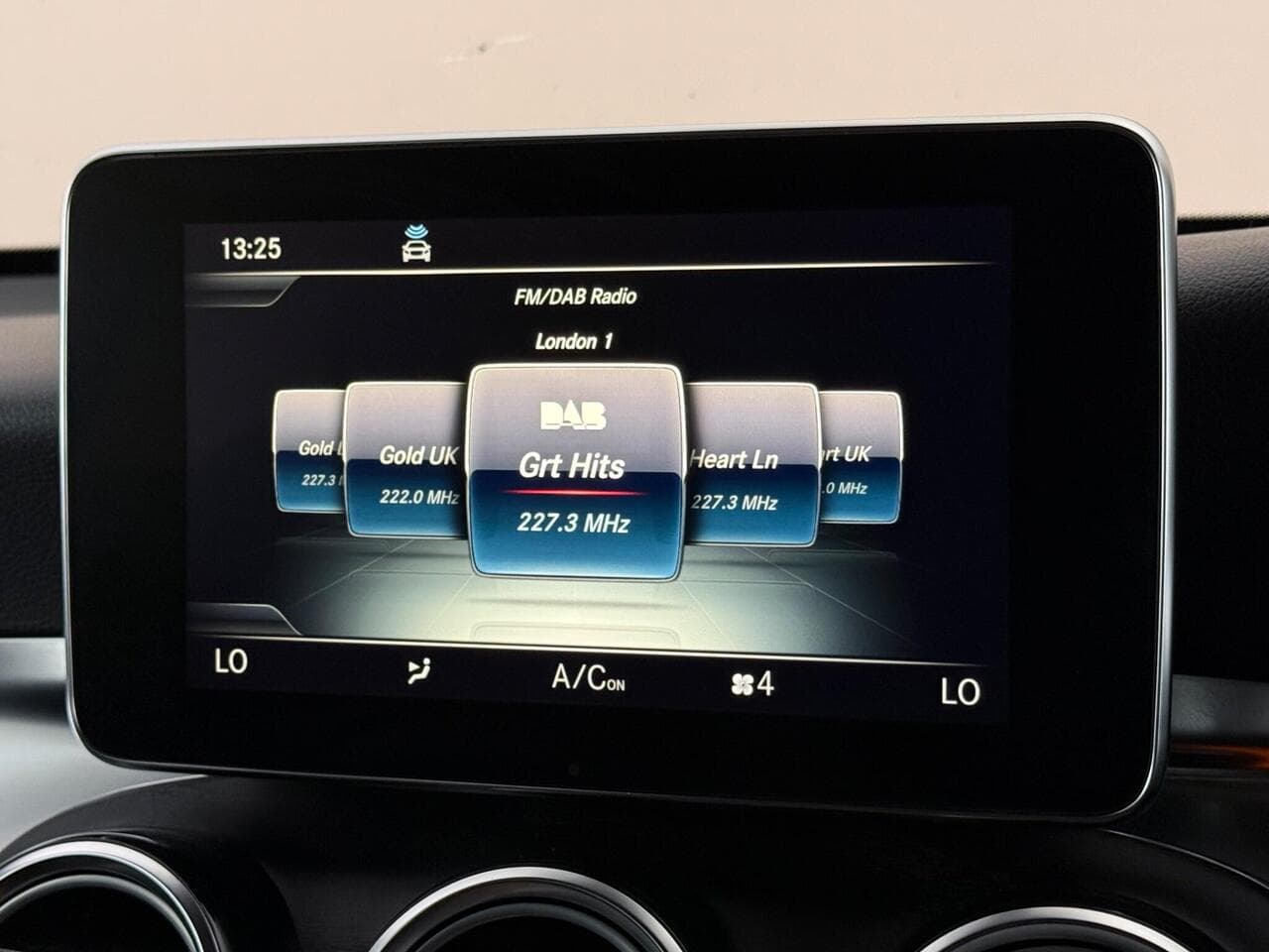 Mercedes-Benz GLC thumbnail Infotainment System
