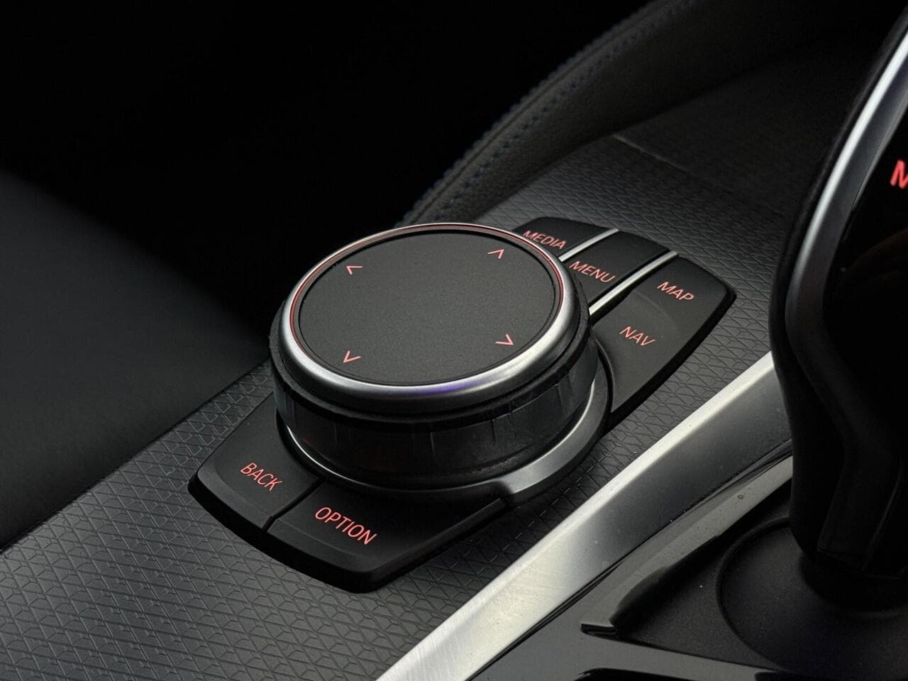 BMW 5 Series thumbnail Misc Controls