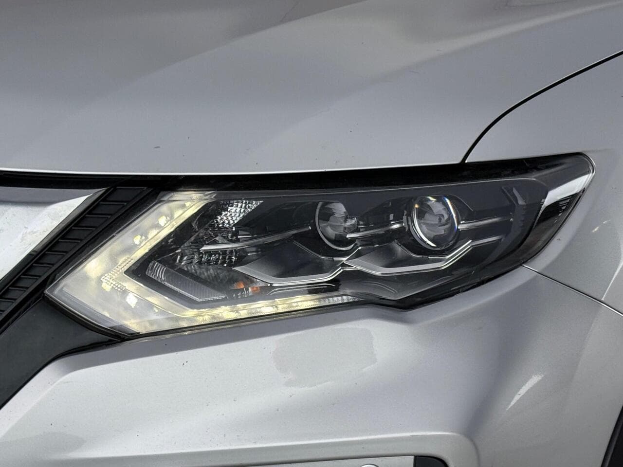 Nissan X-Trail thumbnail Lights Front