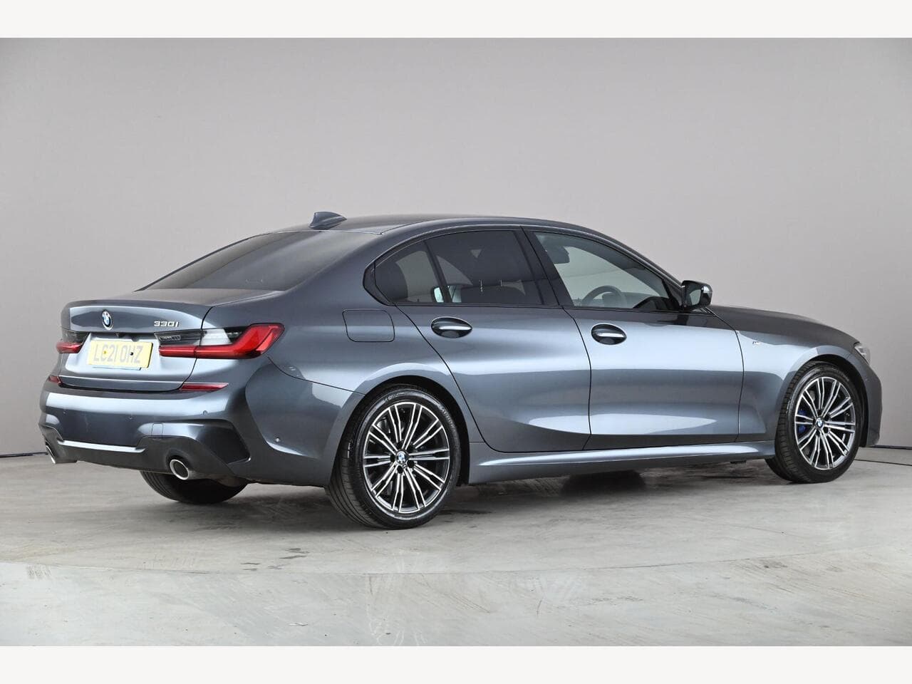 BMW 3 Series thumbnail Rear Right