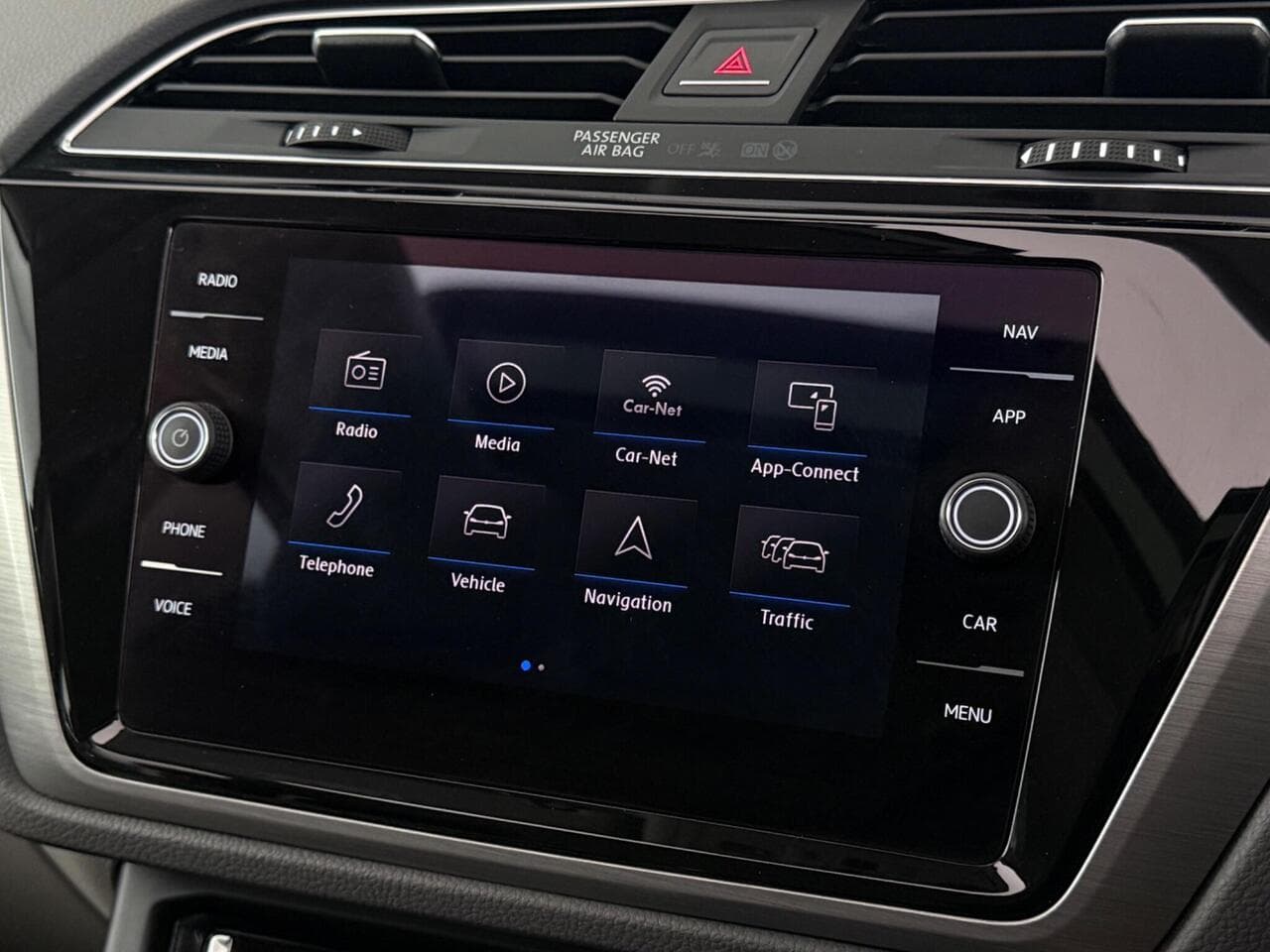 Volkswagen Touran thumbnail Infotainment System