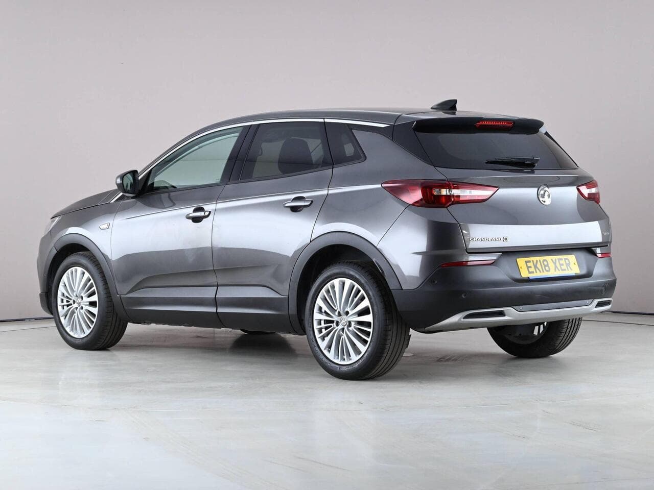 Vauxhall Grandland X thumbnail Rear Left