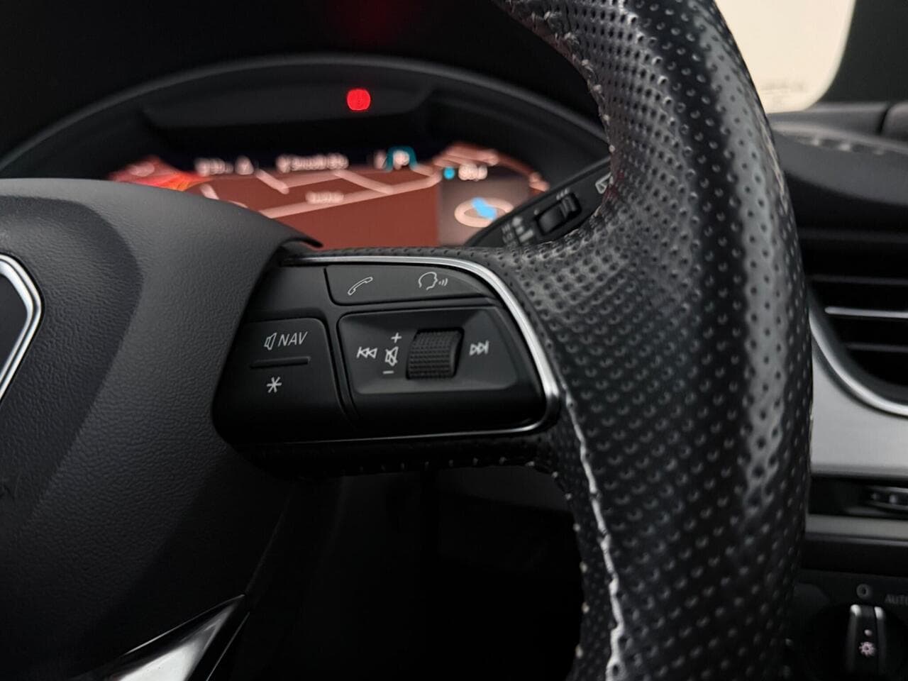 Audi Q7 thumbnail Misc Controls
