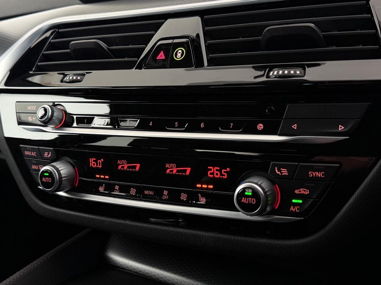 BMW 5 Series thumbnail Infotainment System