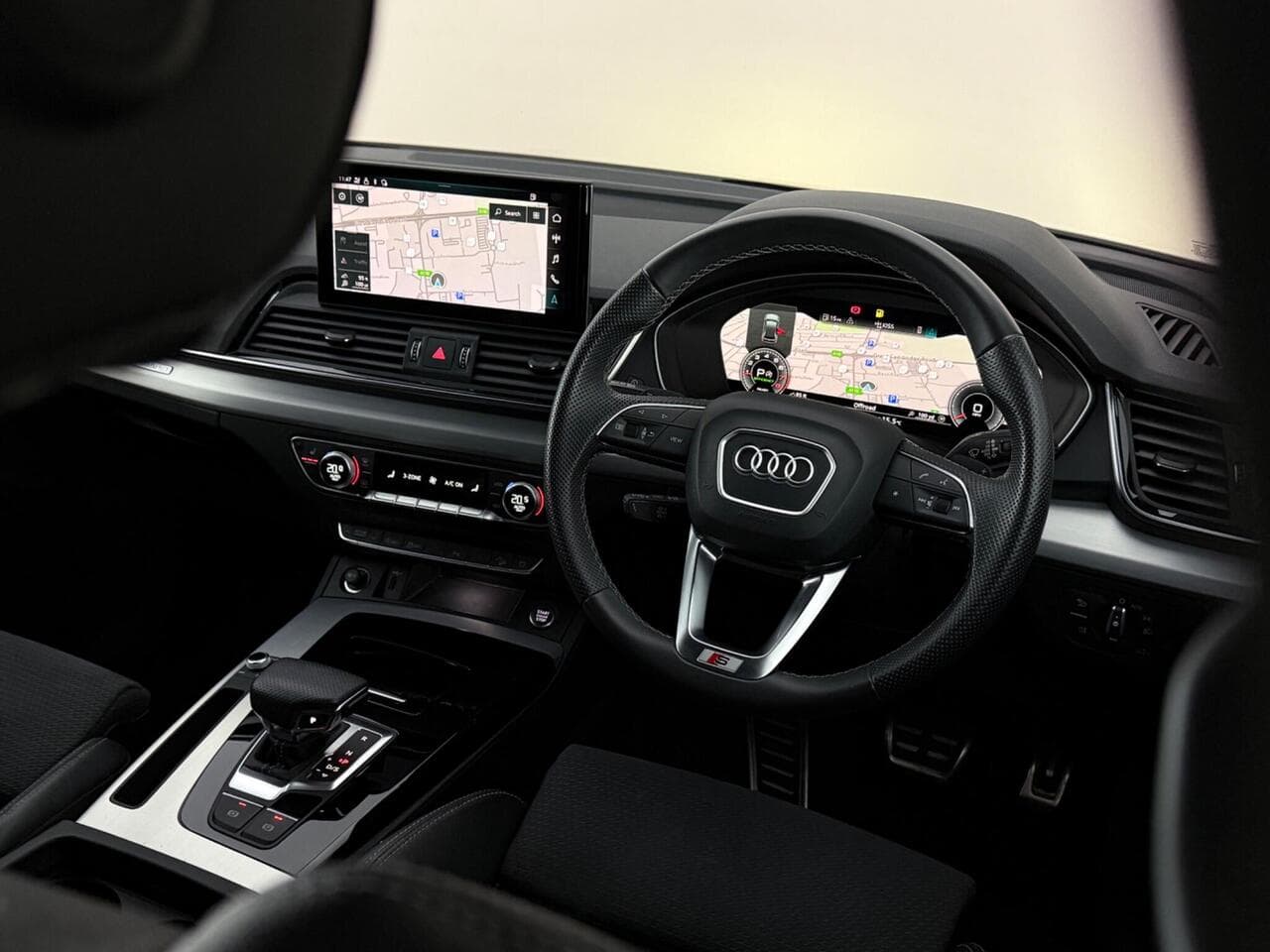 Audi Q5 thumbnail Steering Wheel