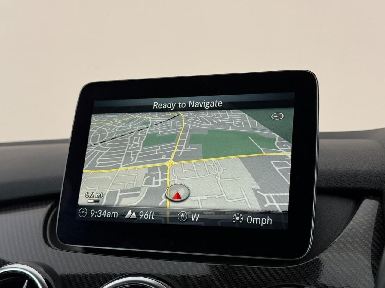 Mercedes-Benz B Class thumbnail Infotainment System