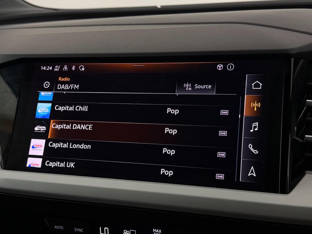 Audi Q4 e-tron thumbnail Infotainment System