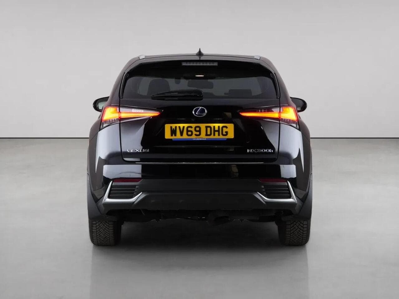 Lexus NX thumbnail Rear