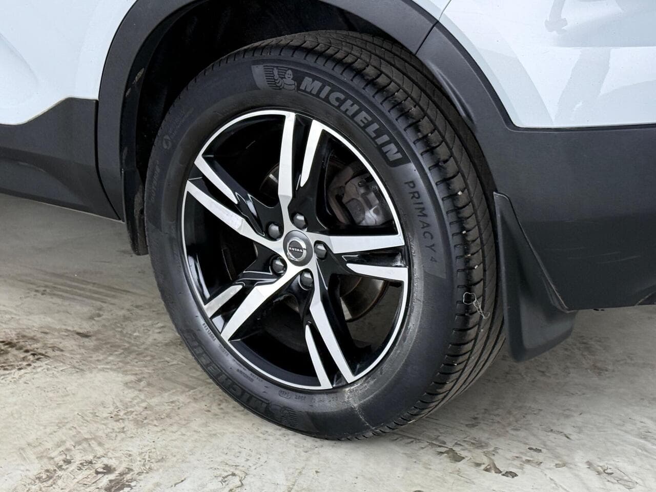 Volvo XC40 thumbnail Wheel