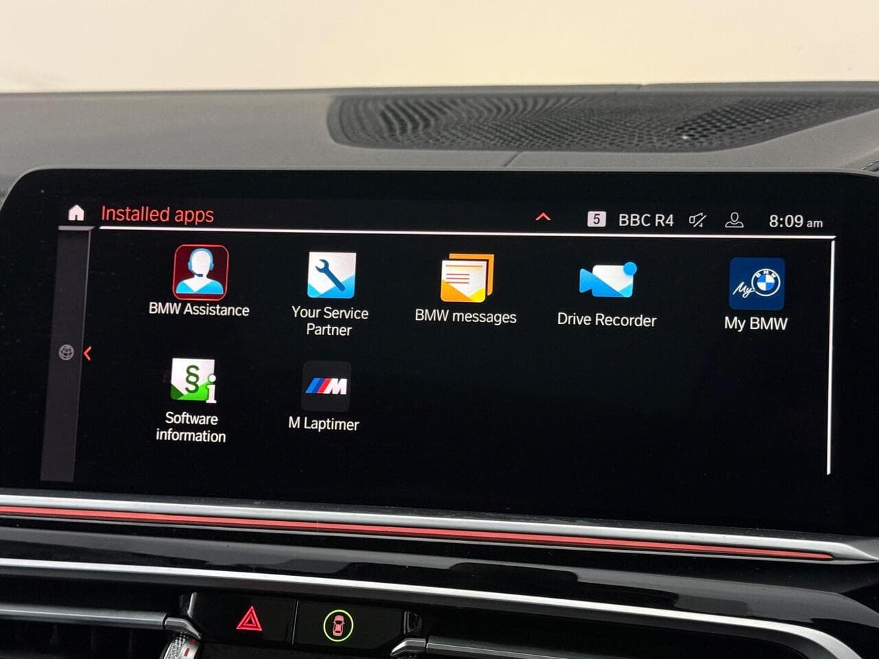 BMW X7 thumbnail Infotainment System