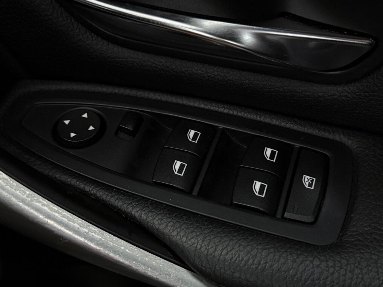 BMW 3 Series thumbnail Misc Controls