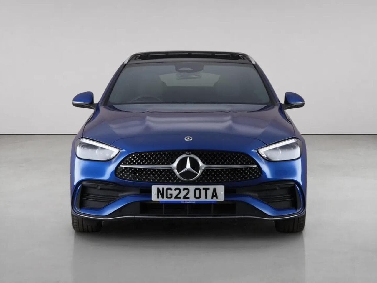 Mercedes-Benz C Class thumbnail Front