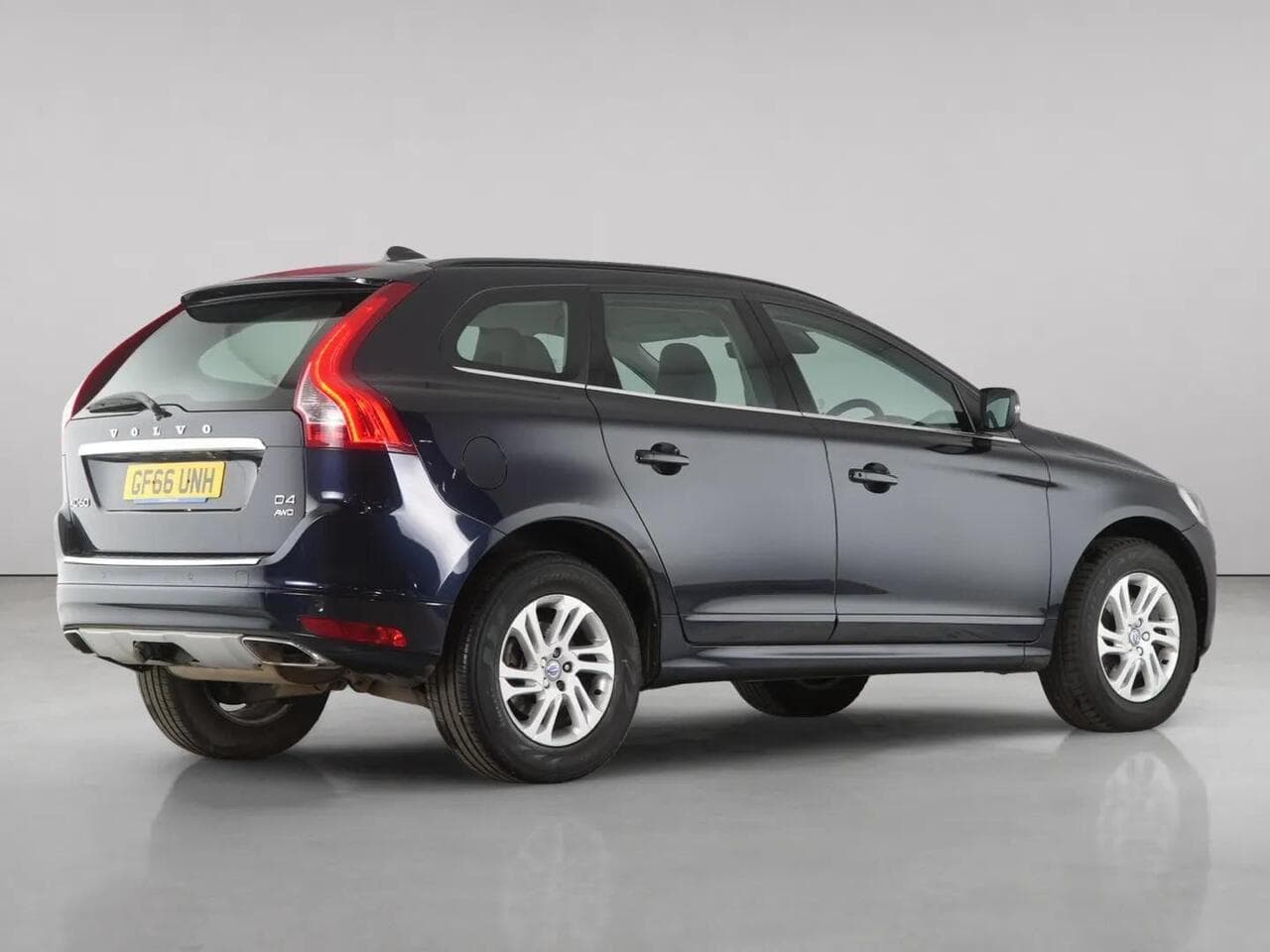 Volvo XC60 thumbnail Rear Right