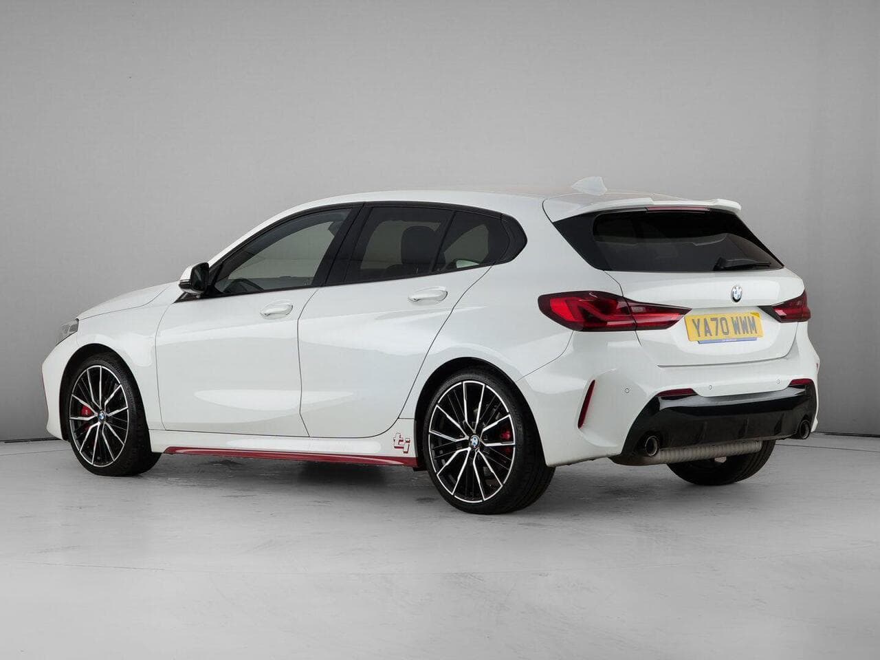 BMW 1 Series thumbnail Rear Left