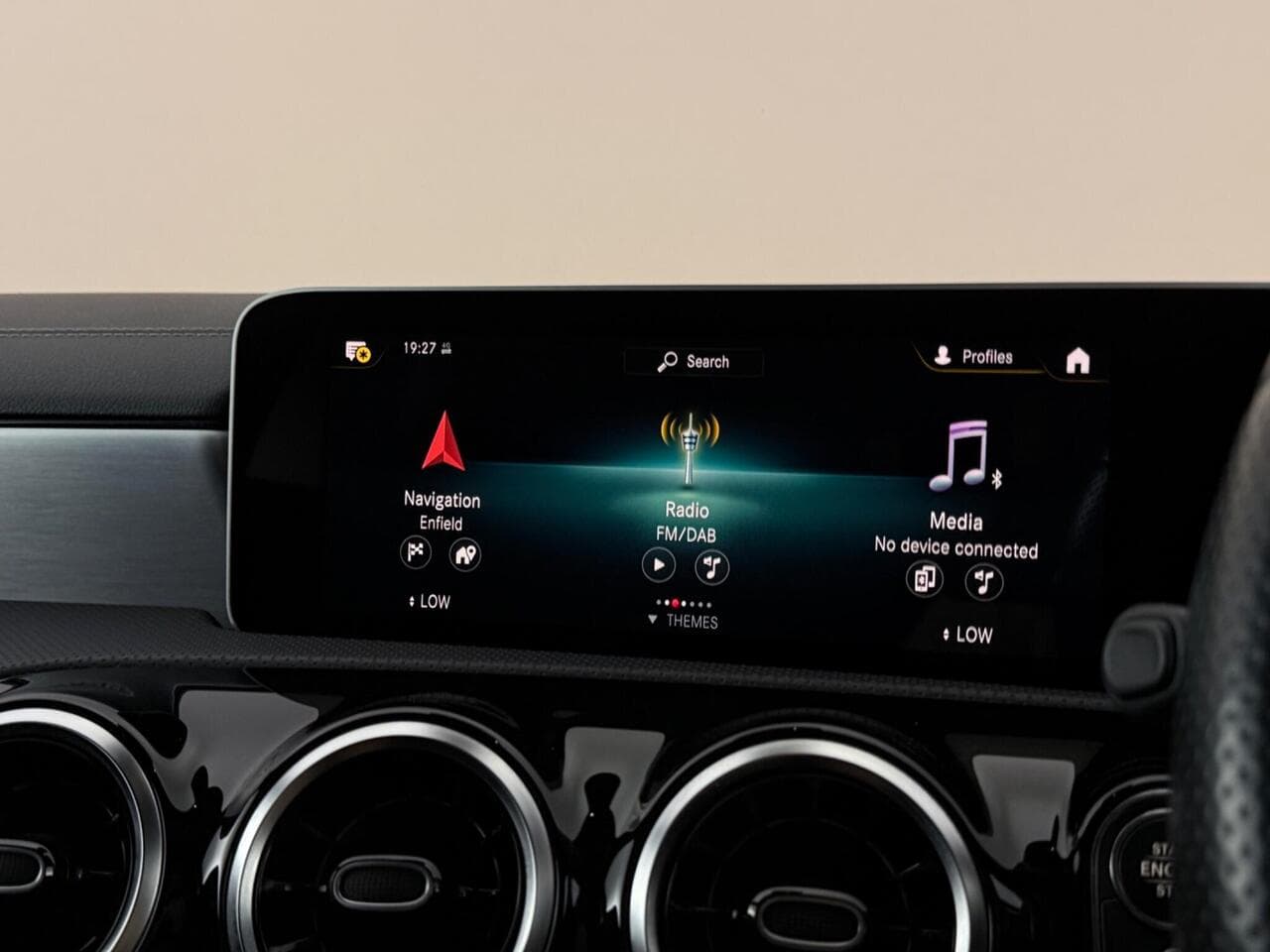 Mercedes-Benz CLA thumbnail Infotainment System