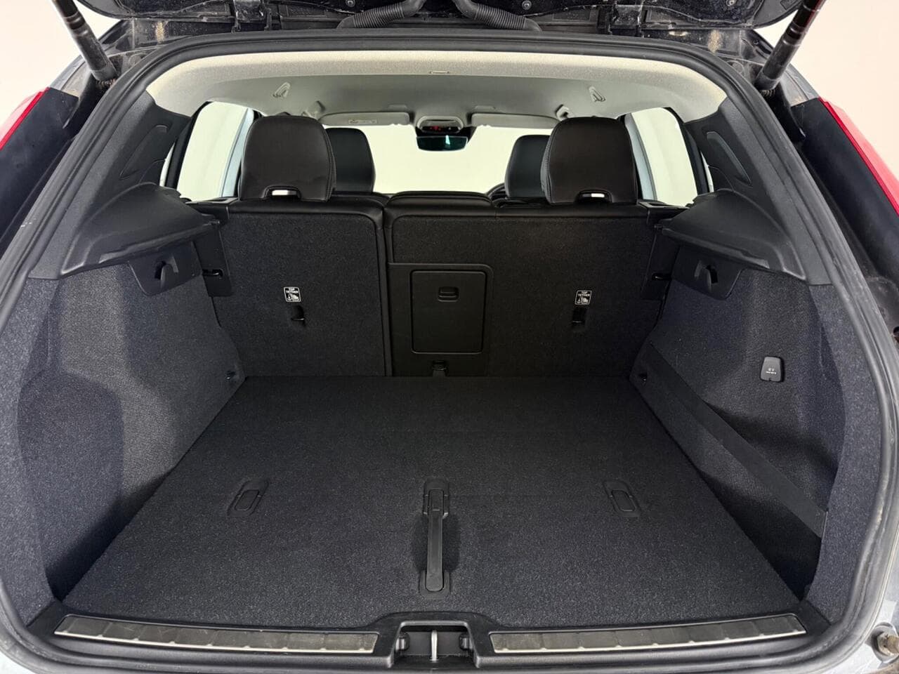 Volvo XC40 thumbnail Boot