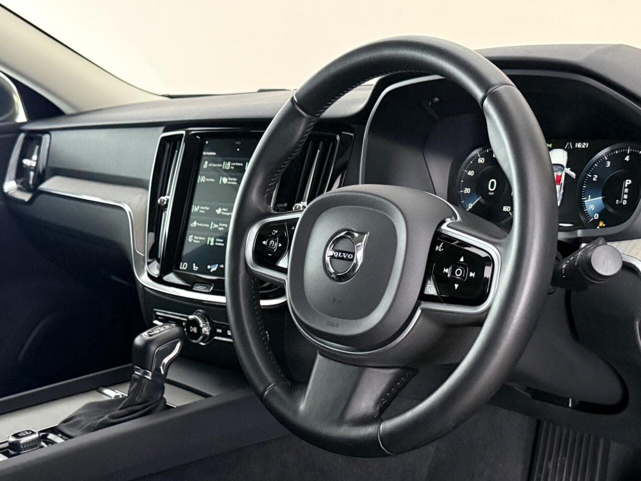 Volvo S60 thumbnail Steering Wheel