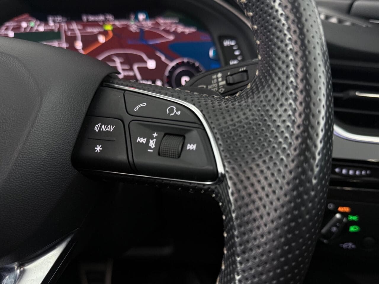 Audi Q7 thumbnail Misc Controls