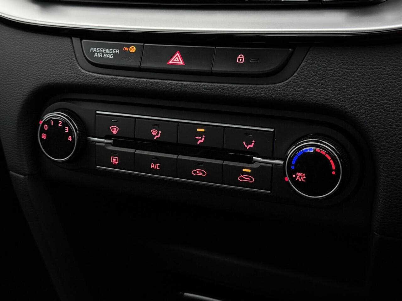 Kia XCeed thumbnail Misc Controls