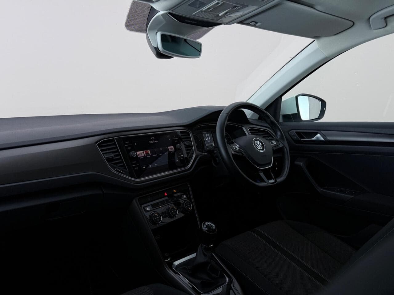 Volkswagen T-Roc thumbnail Interior Front