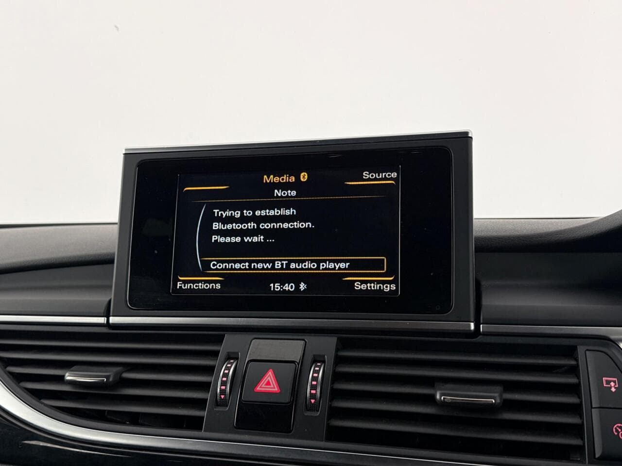 Audi A6 Avant thumbnail Infotainment System