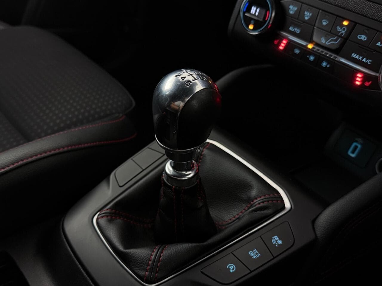 Ford Focus thumbnail Interior Front