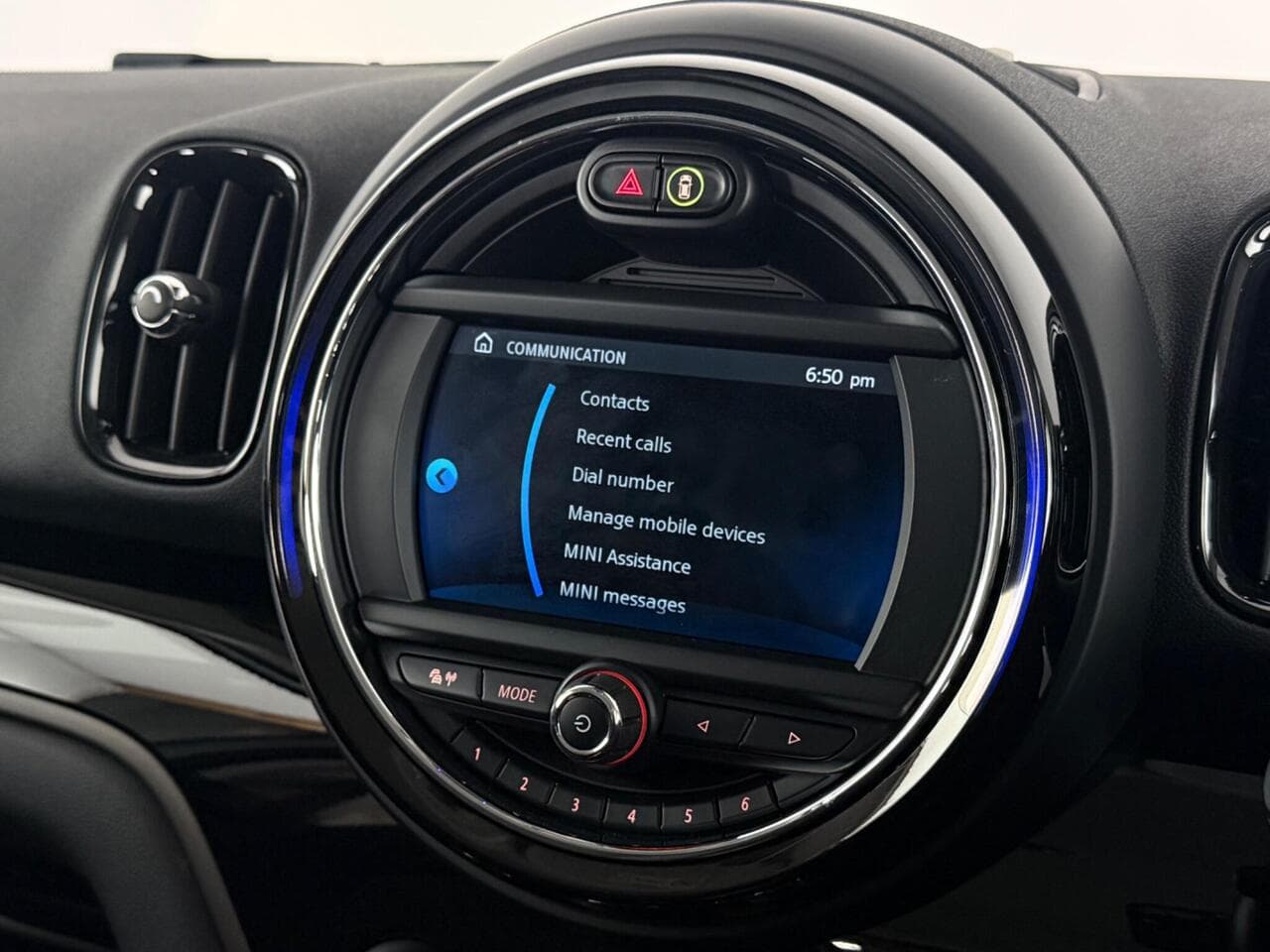 MINI Countryman thumbnail Infotainment System