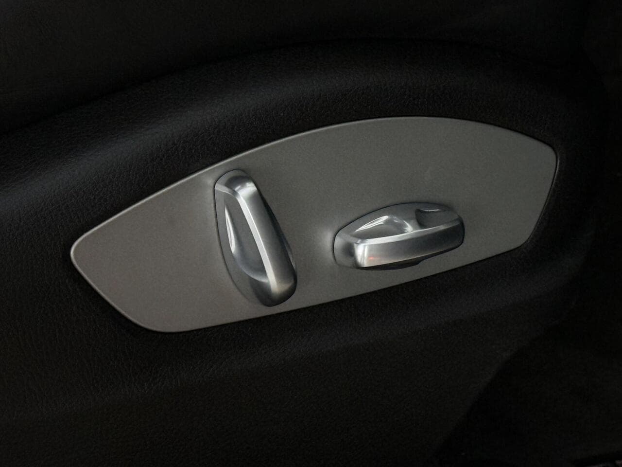 Porsche Macan thumbnail Inconclusive
