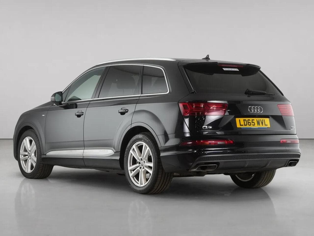 Audi Q7 thumbnail Rear Left