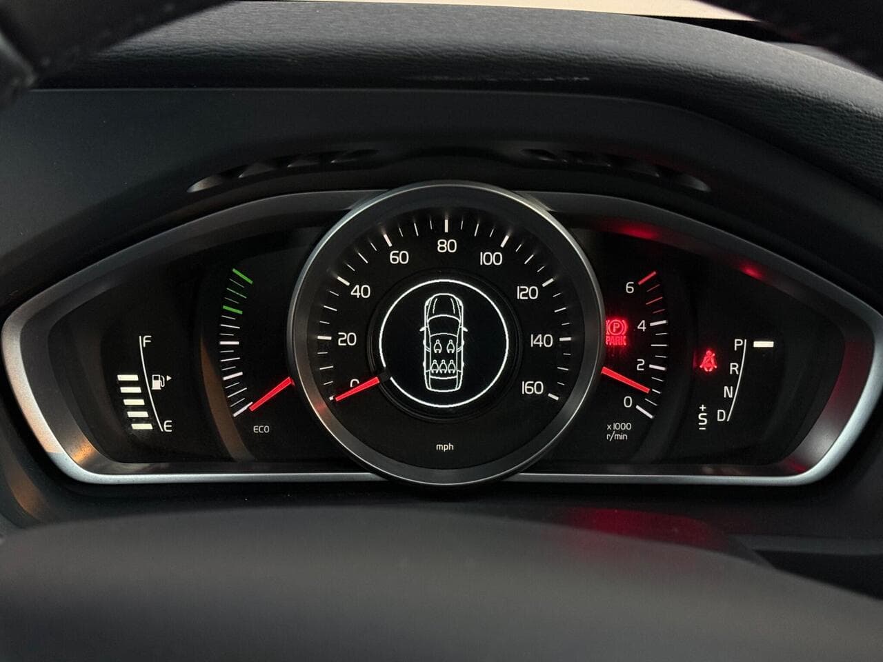 Volvo V40 Cross Country thumbnail Driver Instruments