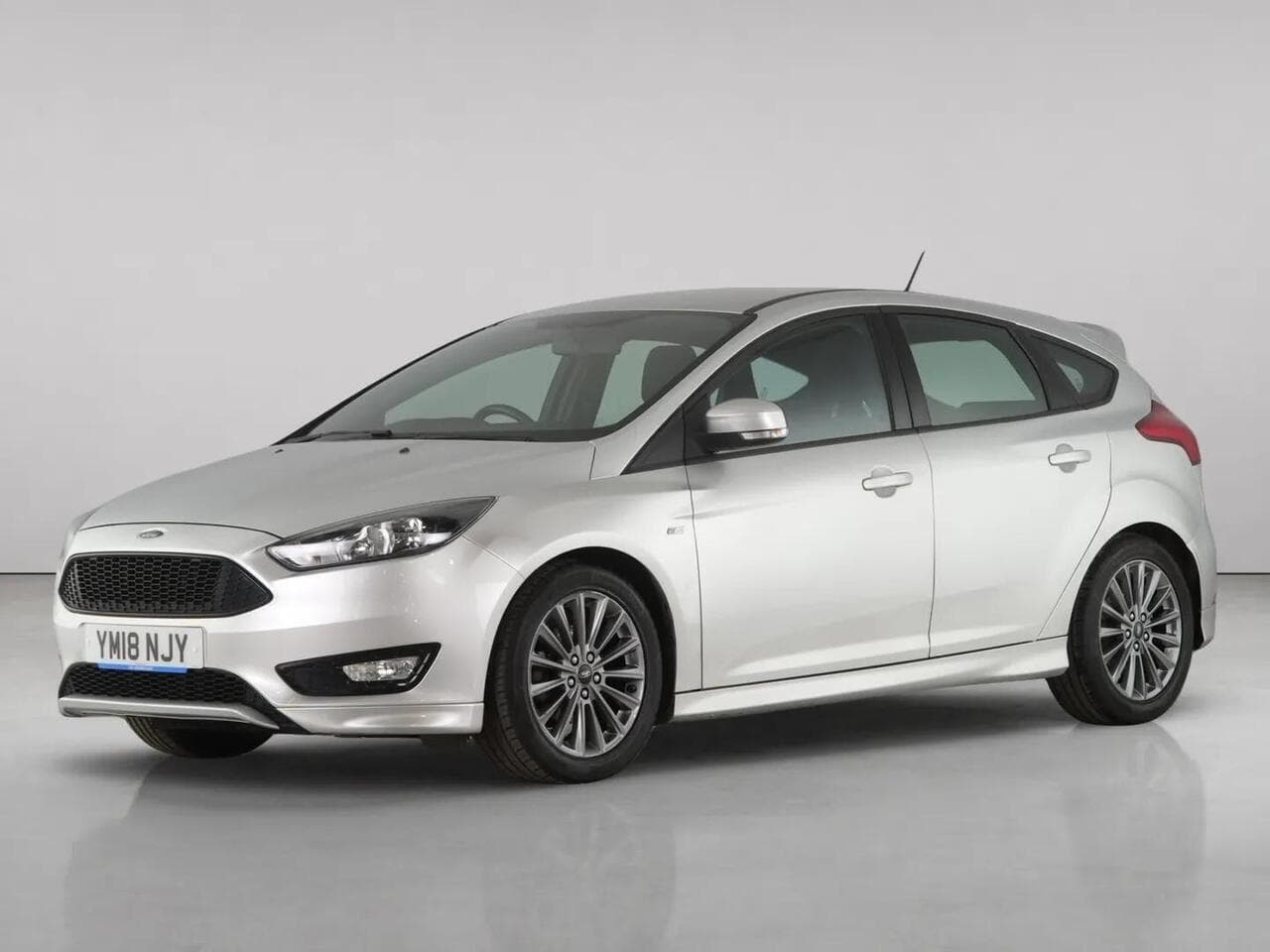 Ford Focus thumbnail Front Left