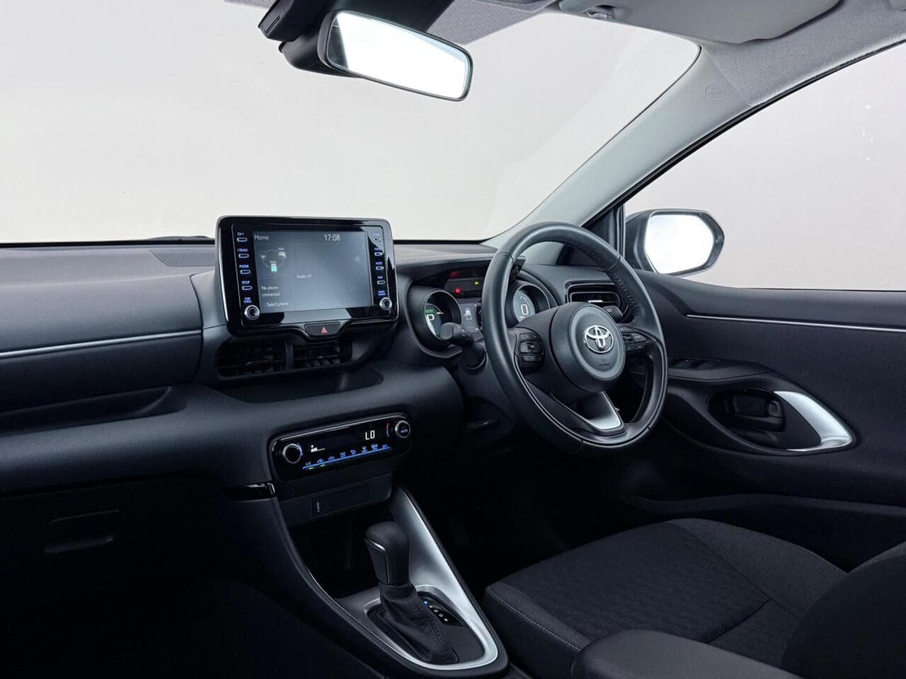 Toyota Yaris thumbnail Interior Front