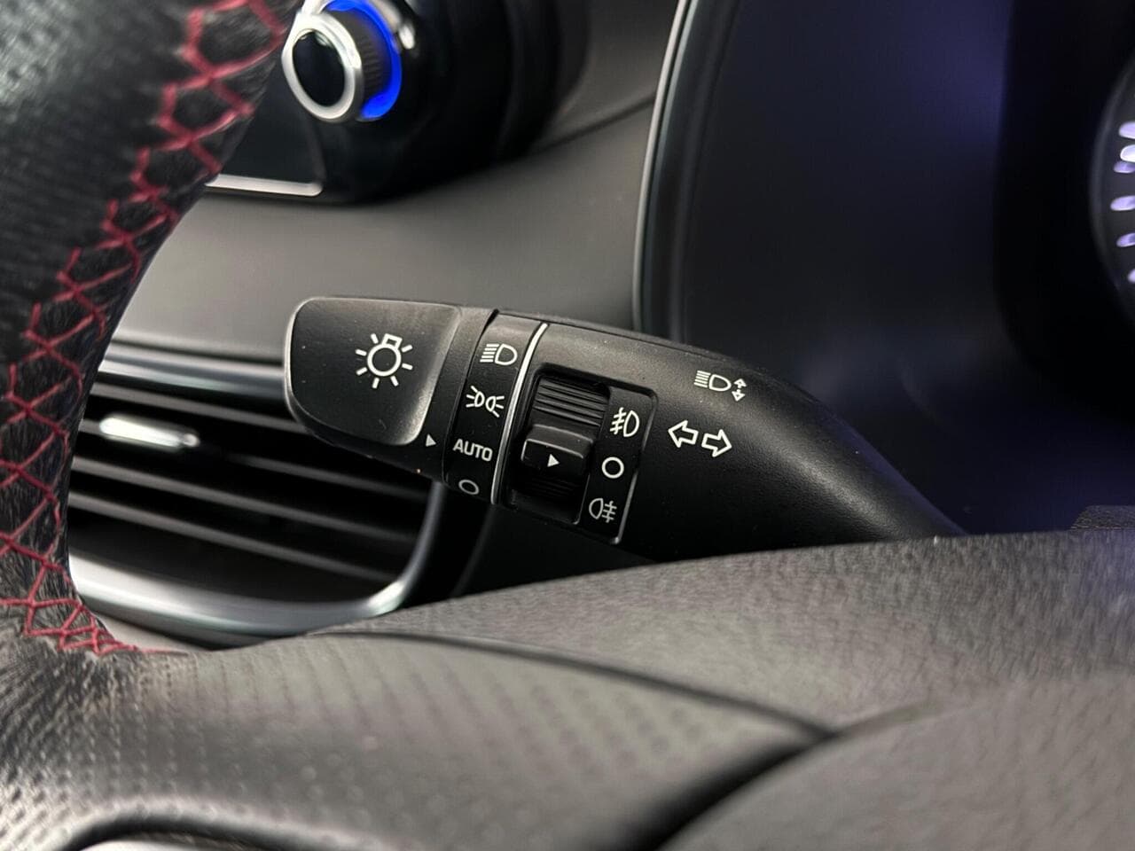 Hyundai TUCSON thumbnail Misc Controls