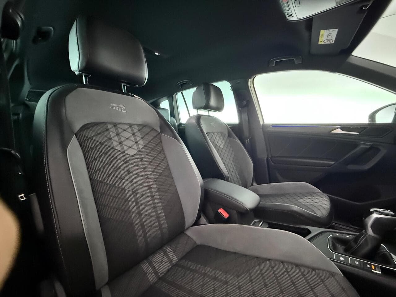 Volkswagen Tiguan thumbnail Seat Driver