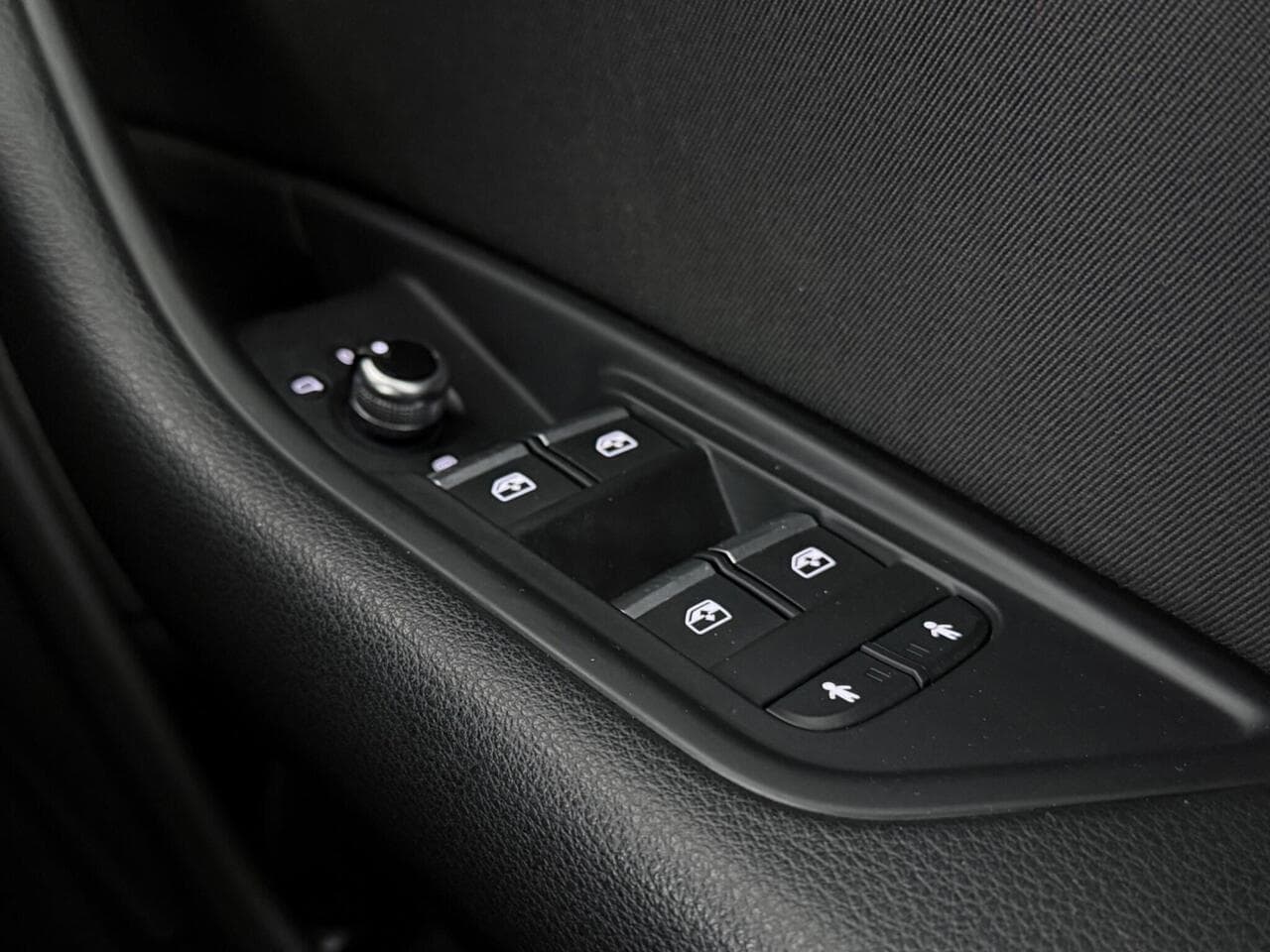 Audi A4 thumbnail Misc Controls
