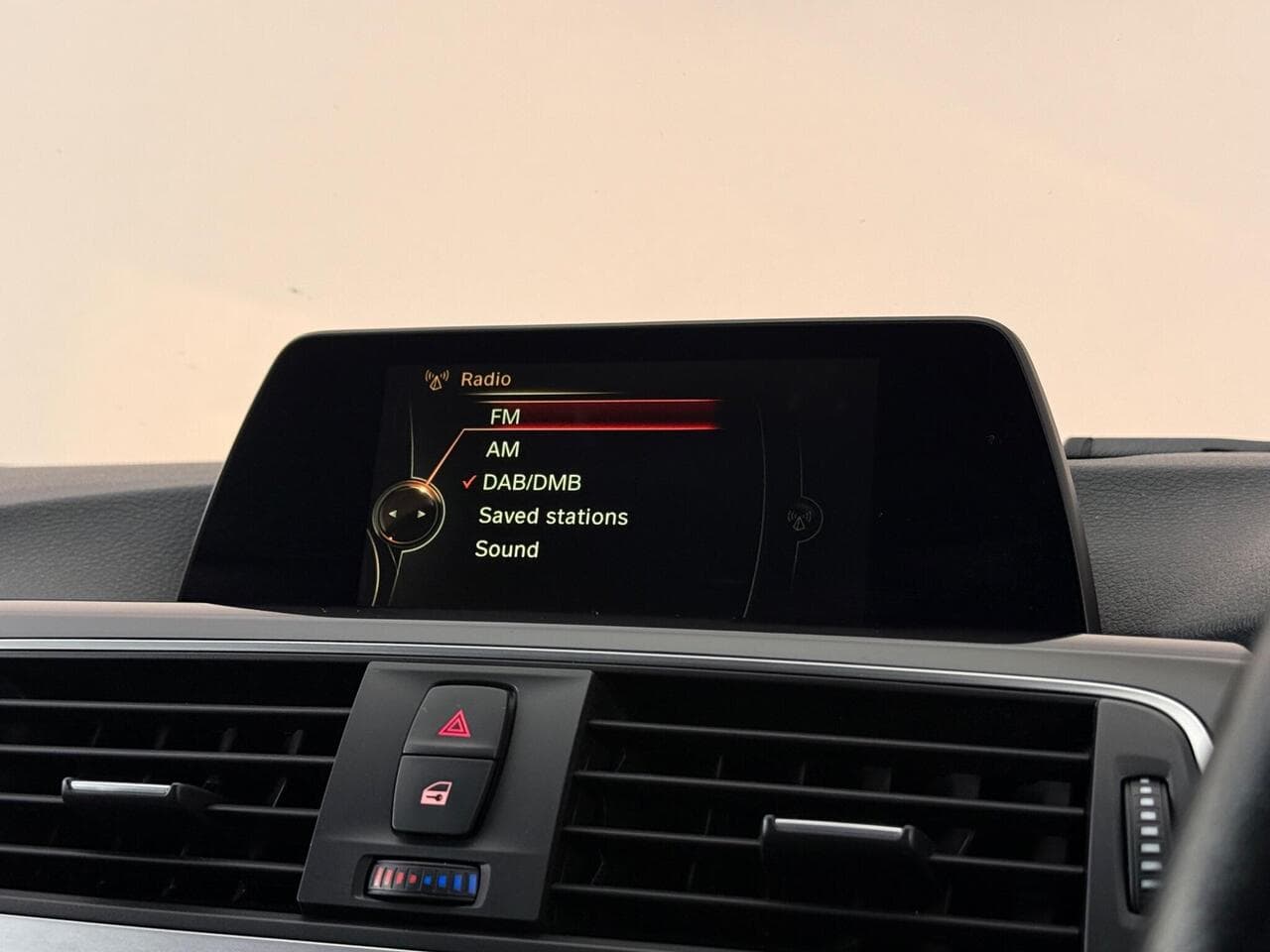 BMW 3 Series thumbnail Infotainment System